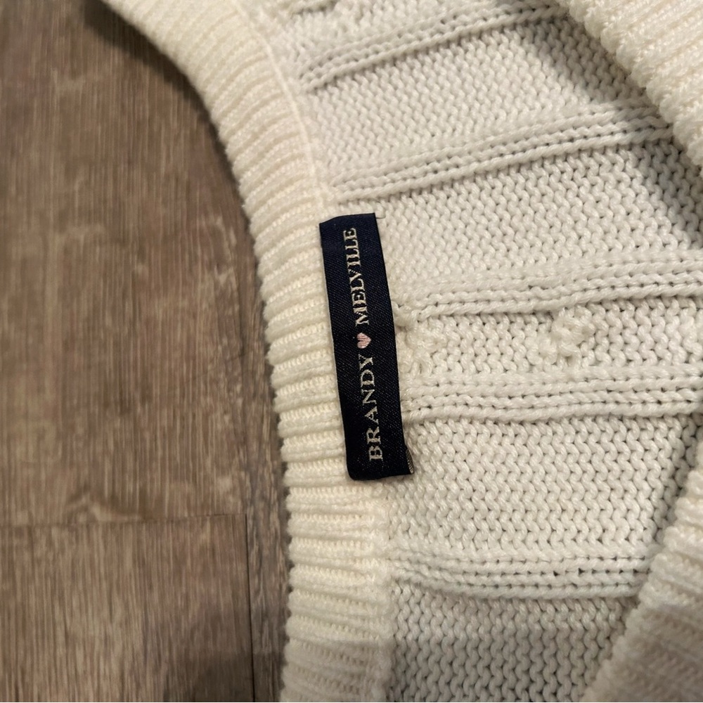 Brandy Melville Cable Knit V-Neck Sweater – One Size, Cream/White - Picture 5 of 6